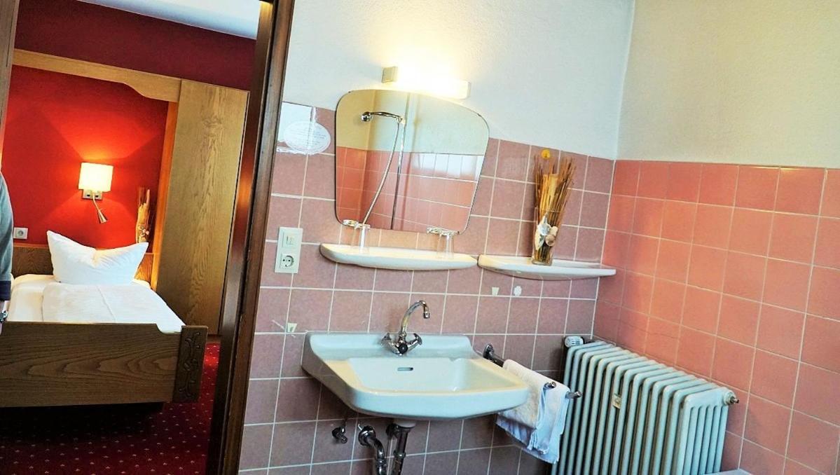 Hotel Zum Goldenen Ochsen Maikammer Eksteriør bilde