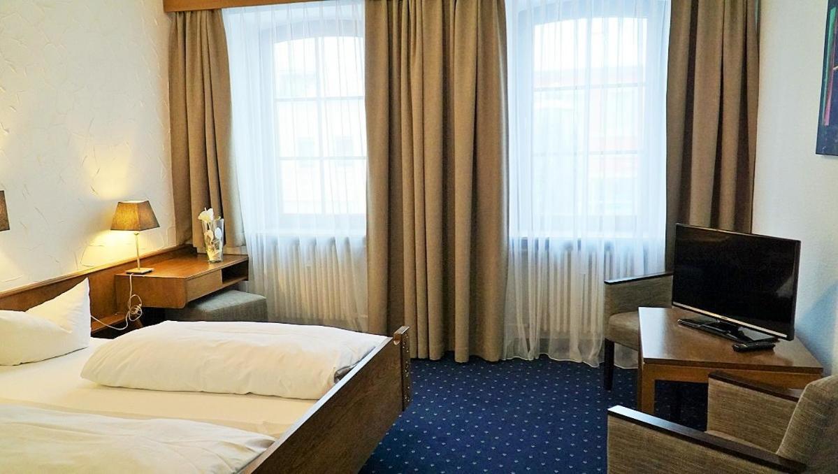 Hotel Zum Goldenen Ochsen Maikammer Eksteriør bilde
