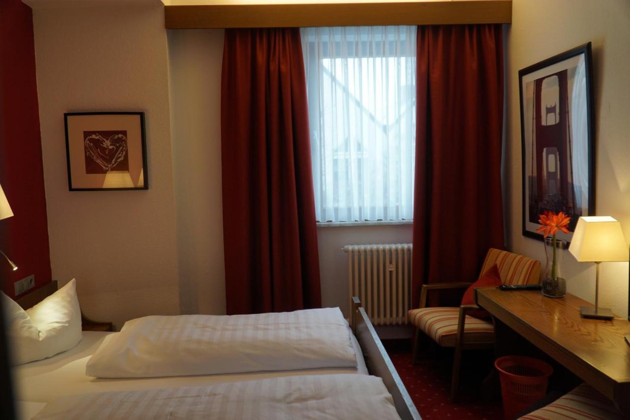 Hotel Zum Goldenen Ochsen Maikammer Eksteriør bilde